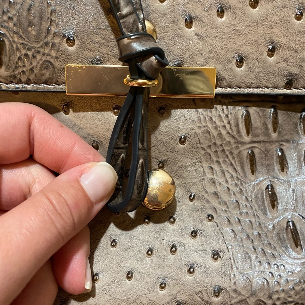 Crossbody - Picture 3 of 6